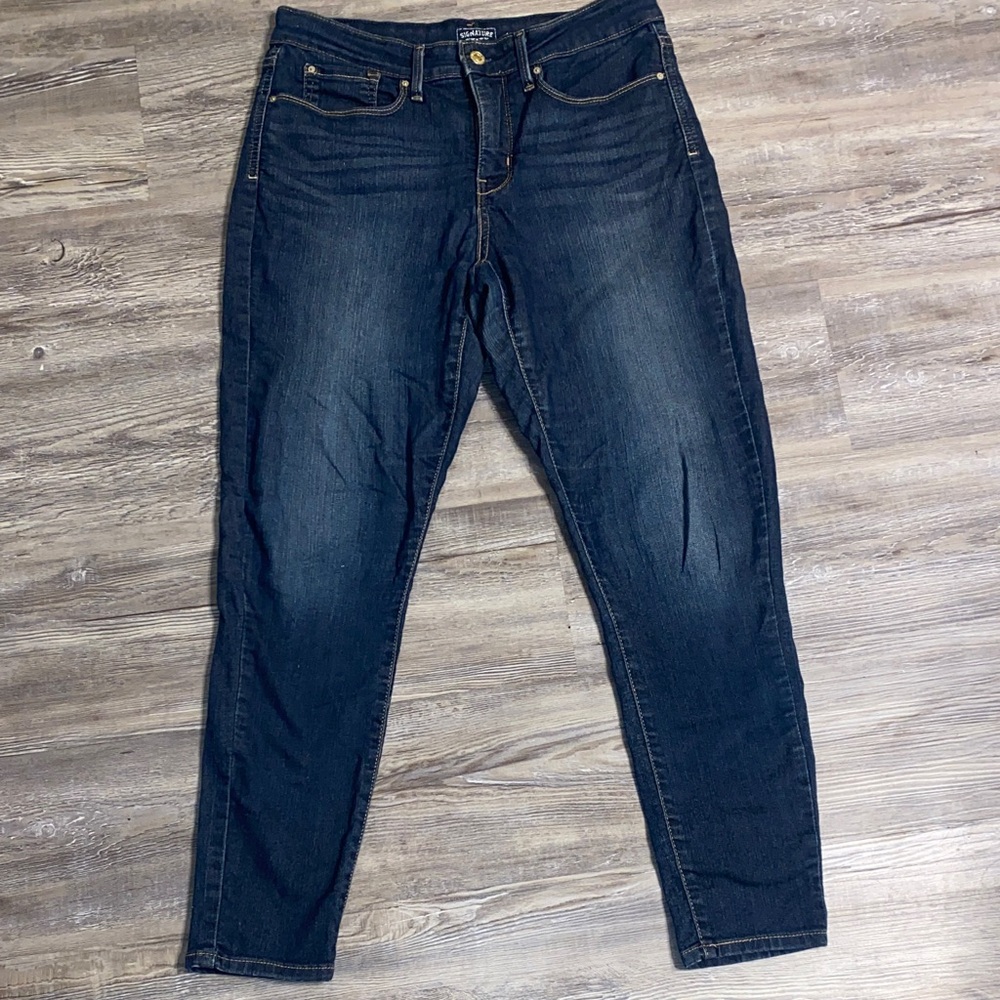 GUC SIGNATURE LEVI’S Totally Shaping Skinny Dark Jeans 10 Short (30x28”)